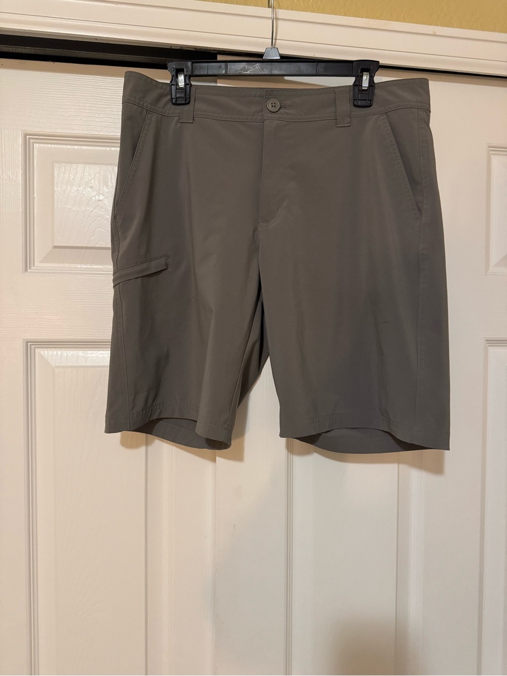 Columbia Men's Grey Performance Stretch Shorts